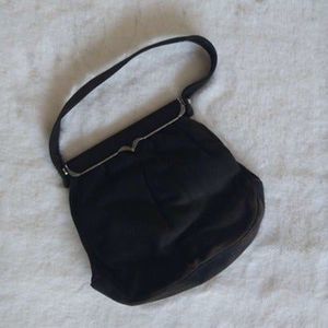 Vintage Magnetic closure shoulder bag
